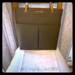 LAST CHANCE Michael Kors Bedford Lg Tote